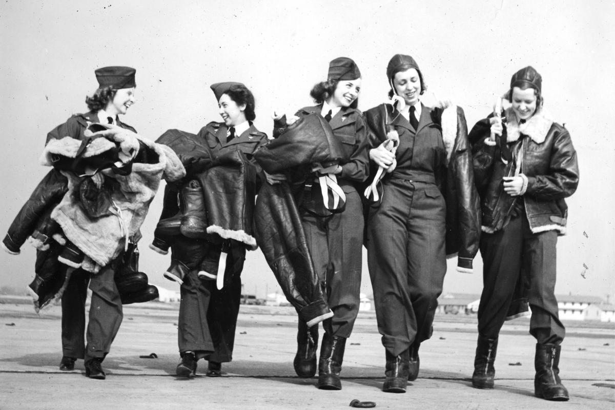 US Army Air Force Flight Nurses, with Jerry second from the right
