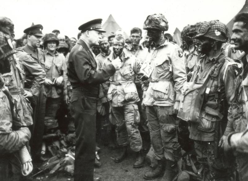 General Eisenhower chats with US paratroopers
