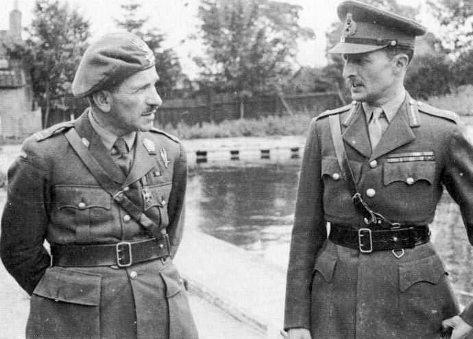 Major General Sosabowski (left) with Lieutenant General Browning, commander of the British 1st Airborne Corps