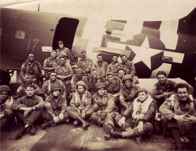 US Pathfinder crew and paratroopers before D-Day mission from RAF North Witham