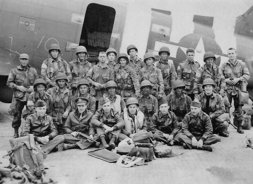 Pathfinders of the 82nd Airborne Division with their aircraft at North Witham