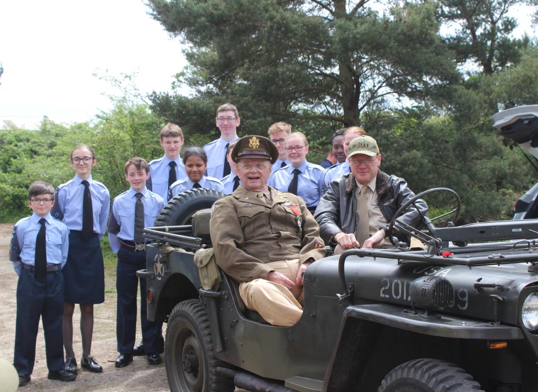 Veteran US pilot visits RAF North Witham